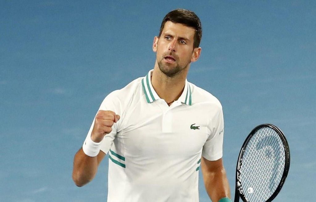 Novak Djokovic đã có màn mở đầu khá chật vật với tay vợt Holger Rune