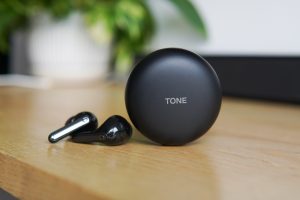 LG cập nhật dòng sản phẩm tai nghe âm thanh không dây TONE Free FP